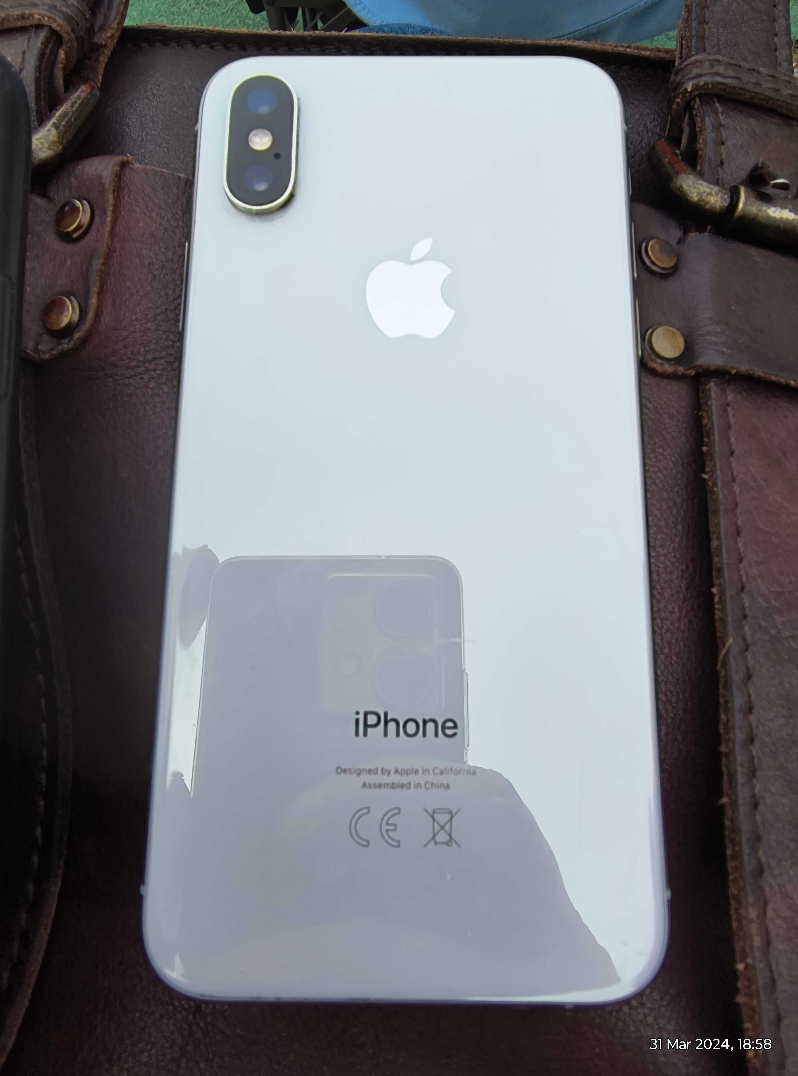 iPhone xs 64Gb good condition