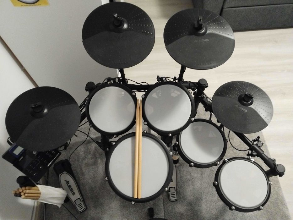 Tobe electronice Alesis Nitro Max + Pachet expansiune