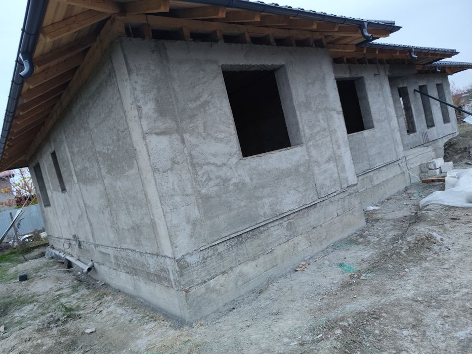 Constructor.Zugrav/zidar/Echipa de meseriasi in constructii