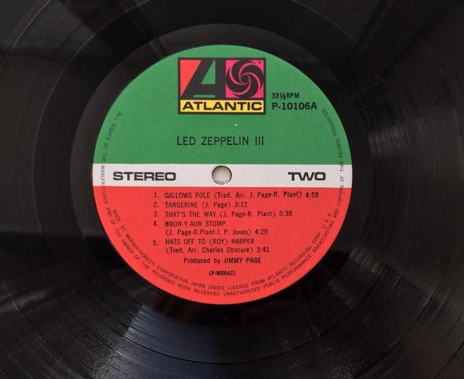 Led Zeppelin III  (  две виниловые пластинки, UK + Japan )