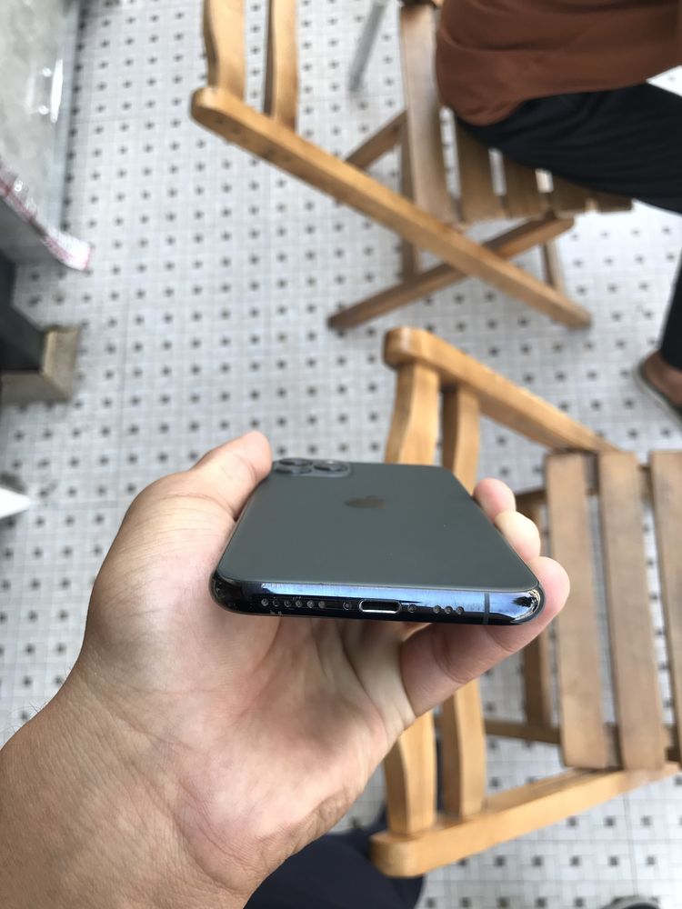 iPhone 11 pro green