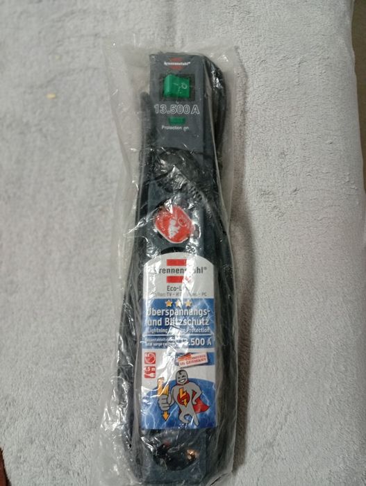 Prelungitor Eco-Line cu 6 prize și protecție la supratensiune (prelung