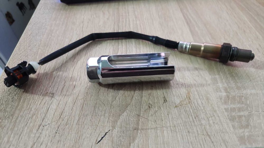 Senzor de oxigen   (SONDA LAMBDA)    SI  Cheie pentru sonda  22mm