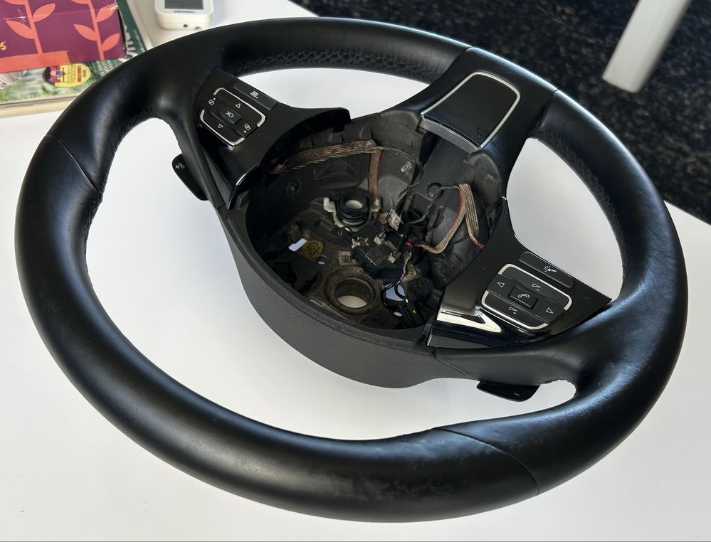 Волан за VW TOUAREG 2011год.