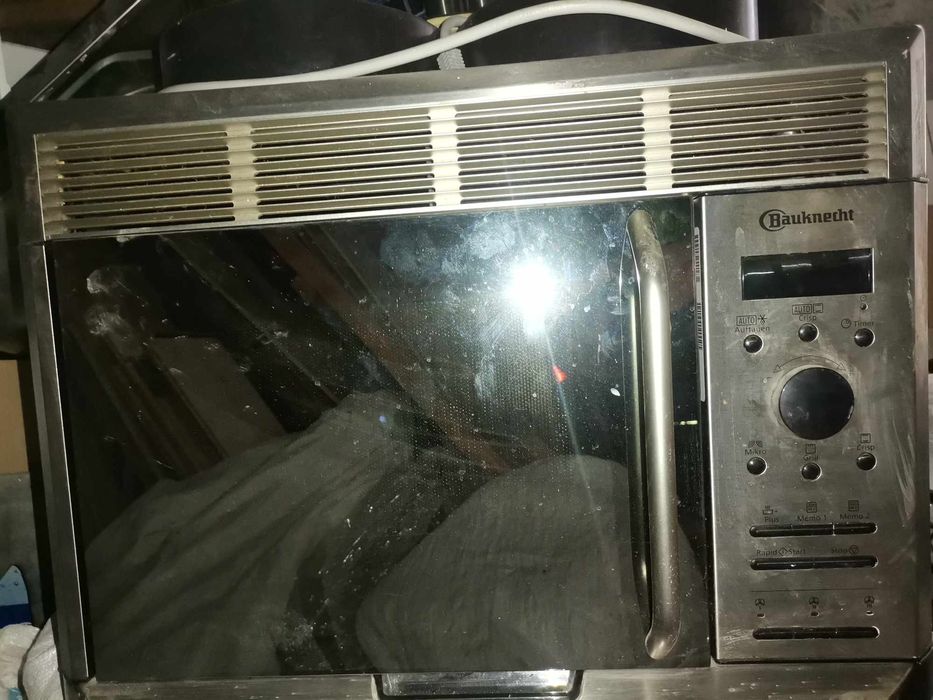 Vând cuptor în stare buna de funcționare.,doua motoare