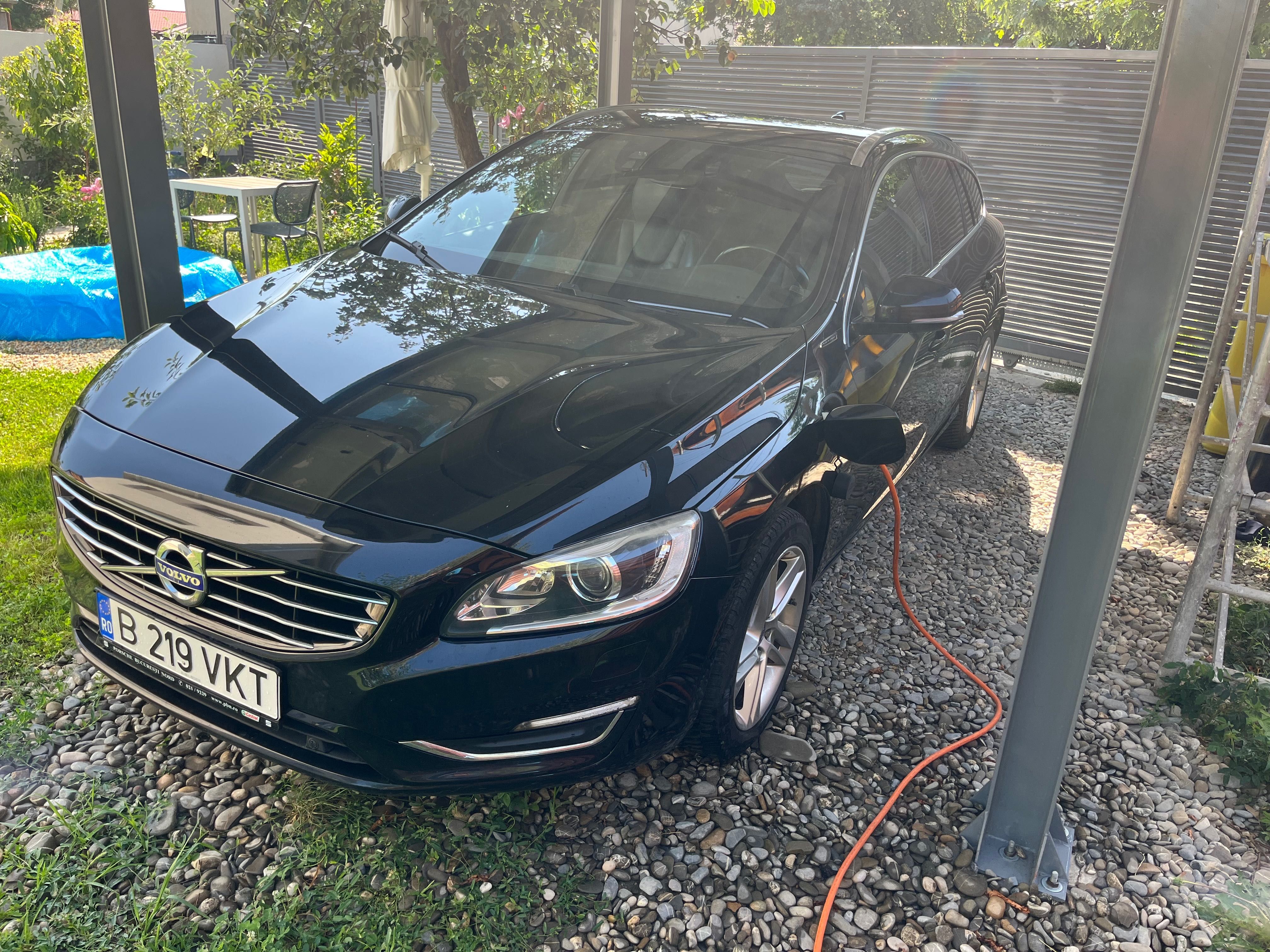 Volvo V60 PHEV D6