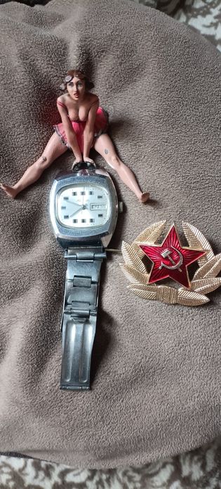 Часы ракета СССР винтажный