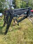 Vând incarcator frontal pentru tractor și plug pp4