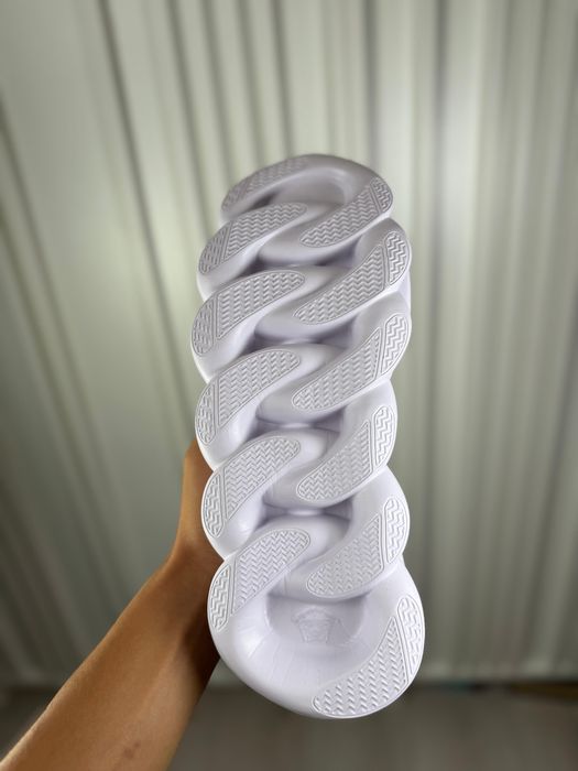 Versace chain reaction albe