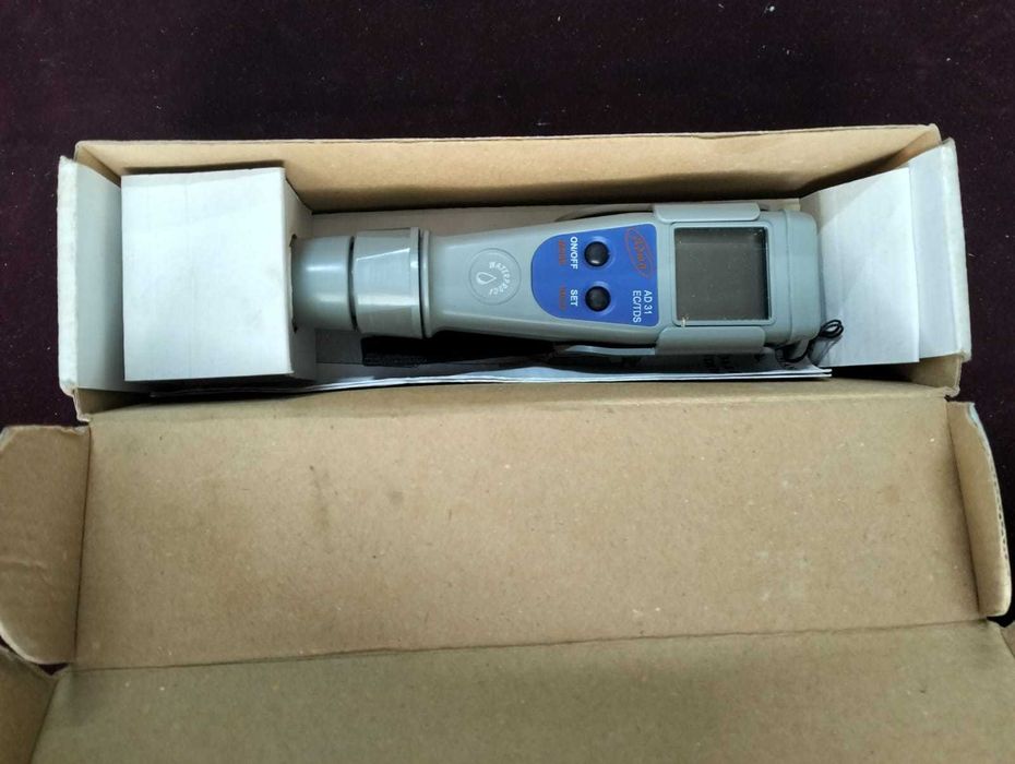 Dispozitiv pentru testarea  calitatii  apei