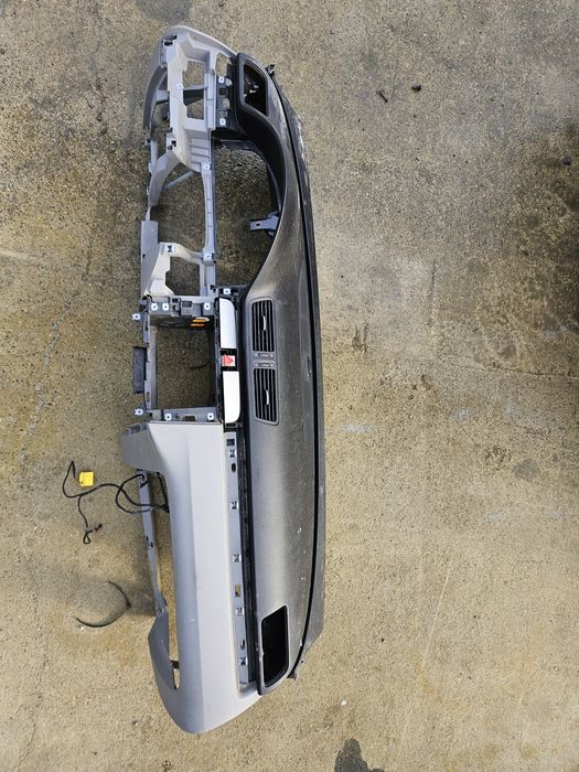 Plansa bord Passat B6 Volan Stanga in stare buna