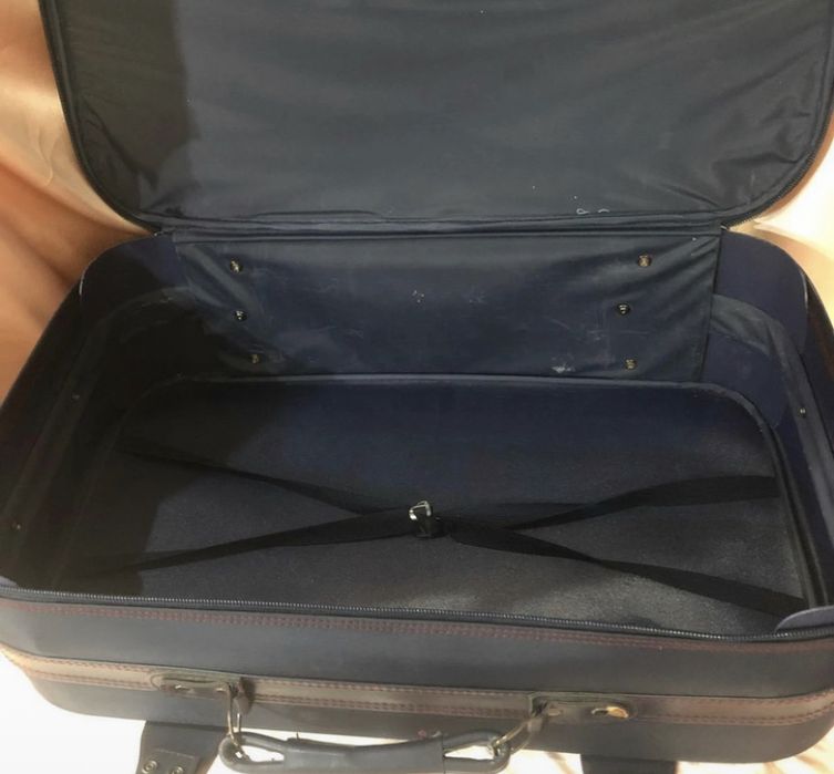 Geamantan în stare foarte bună