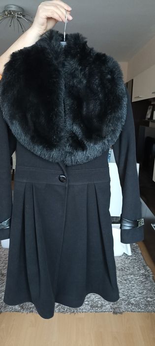 Palton negru cu blana marime S-M