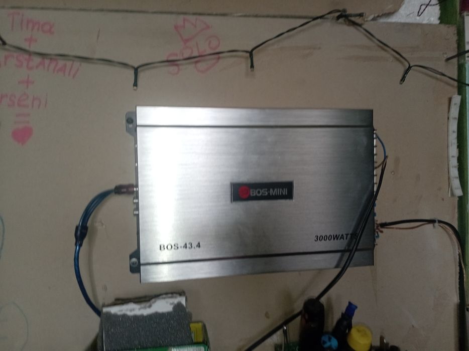 Продам усилитель полностью в рабочем состоянии