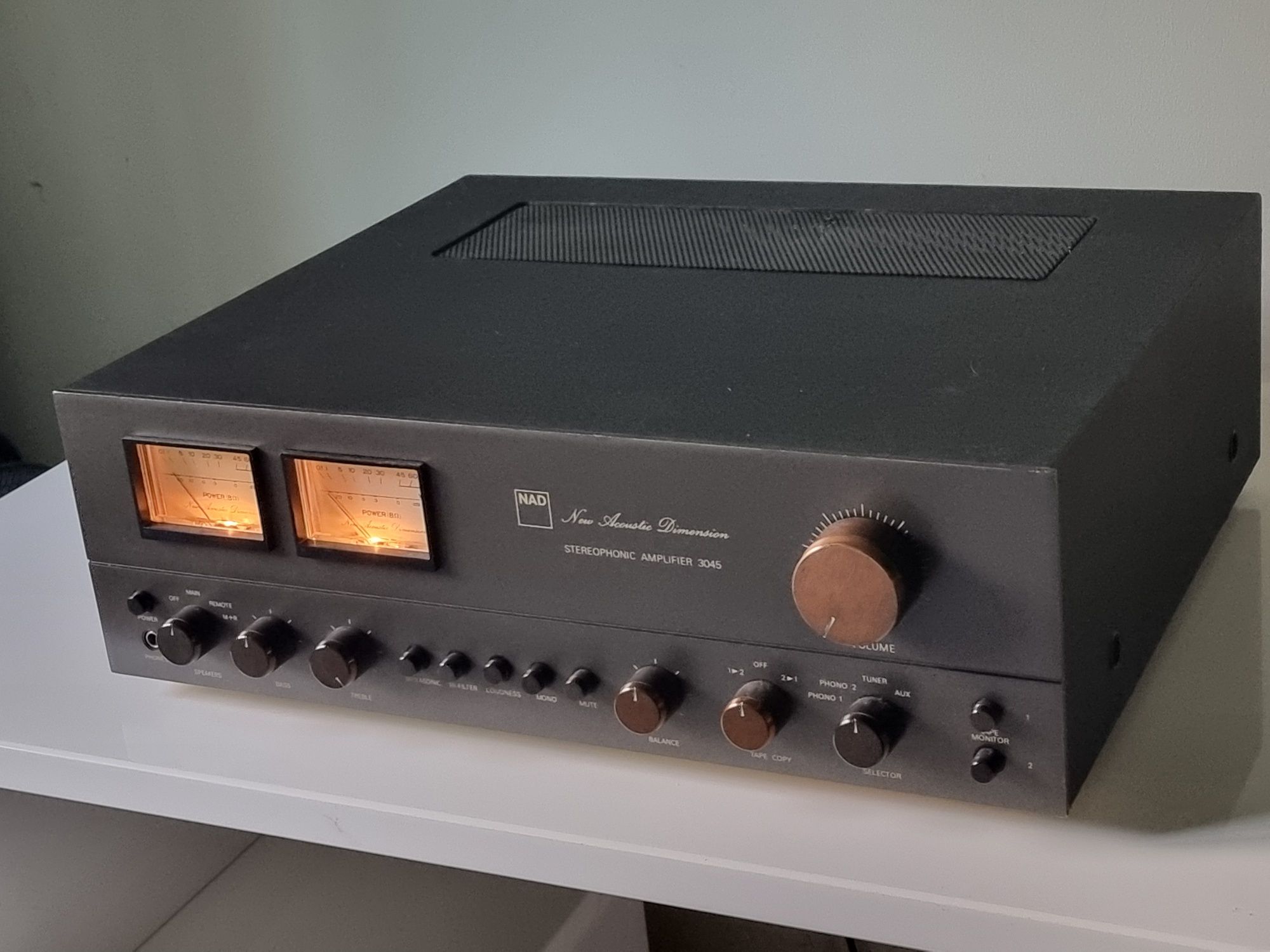 NAD 3045 stereo amplifier