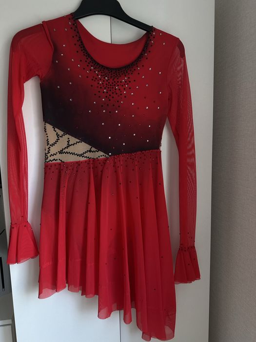 Продам платья для фигурного катания