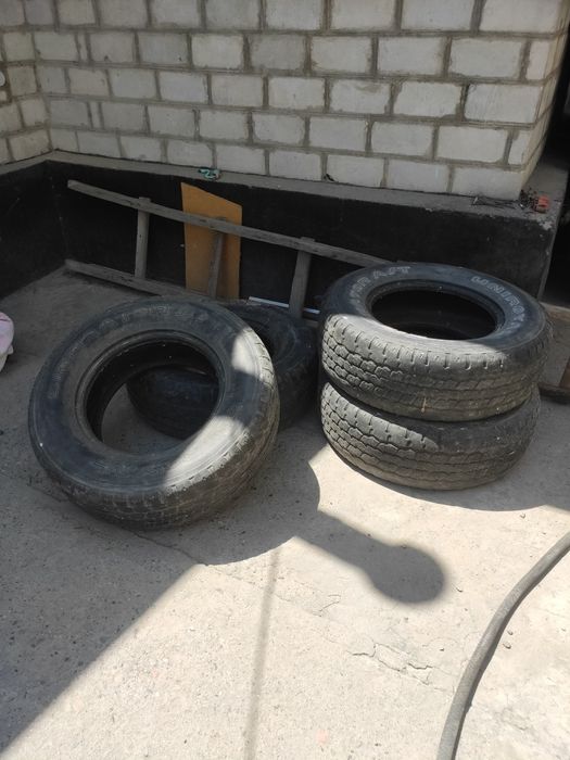 Продам шины летние хорошем состоянии на Монтеро спорт