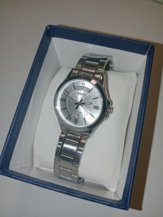 часы Casio серебрянные