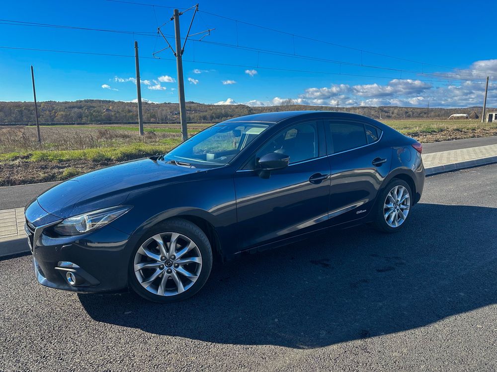 Mazda 3 Berlina 2.2 D Skyactive Revolution