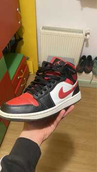 vand jordan 1 mid marimea 41