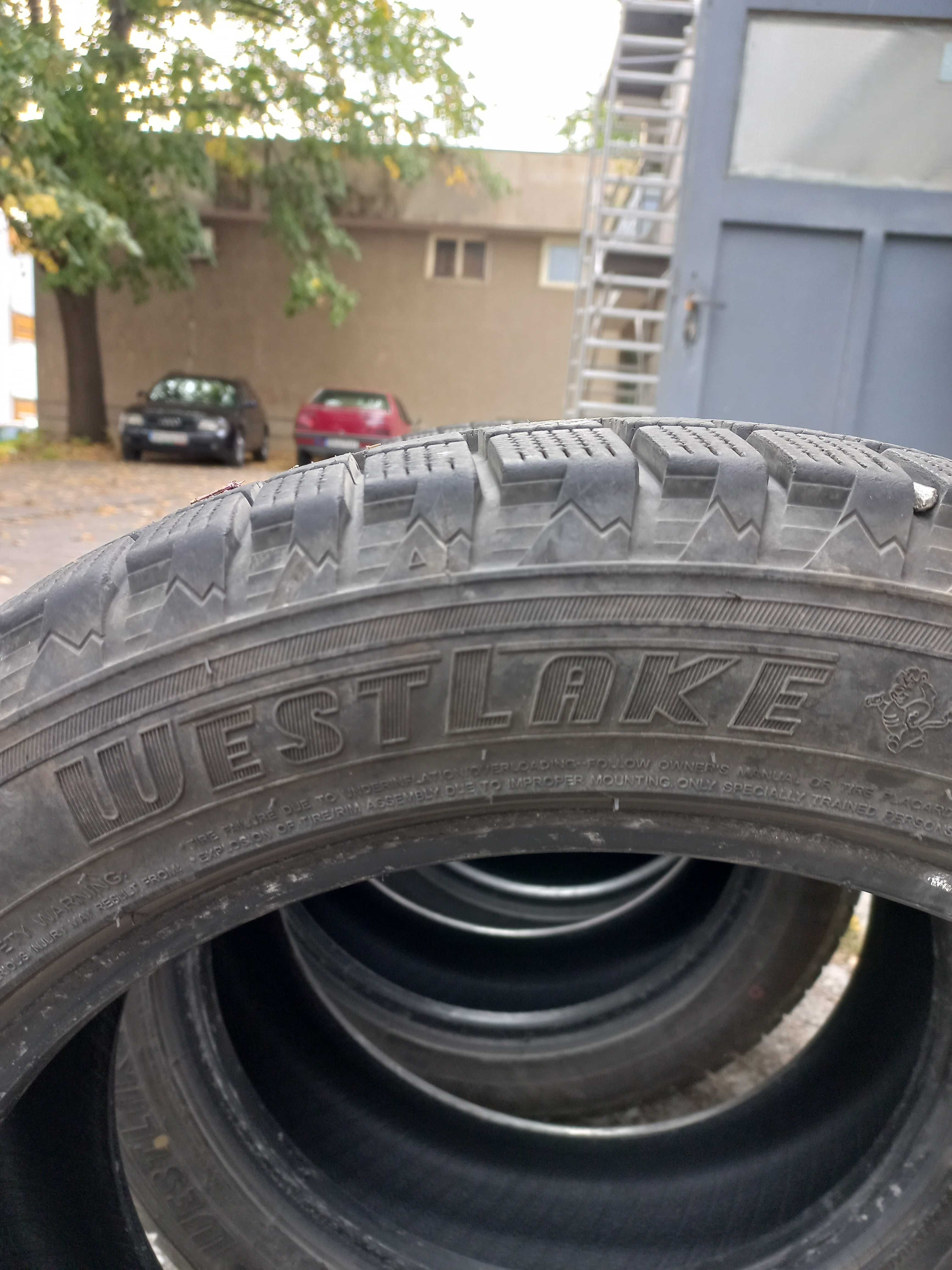 Продавам 4 броя зимни гуми 215/55R18