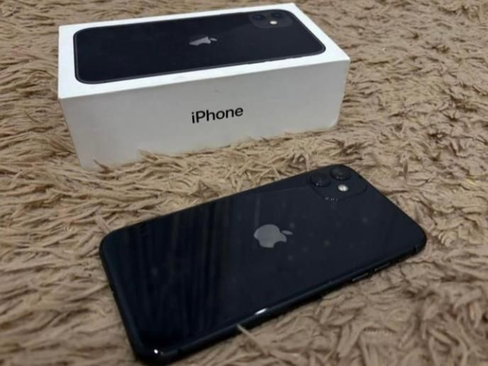 Айфон 11 128ГБ В хорошем состоянии с коробкой