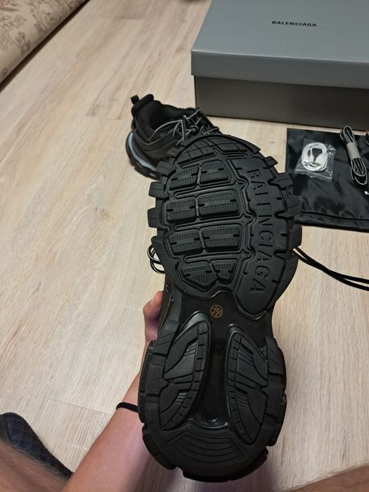 Balenciaga track led