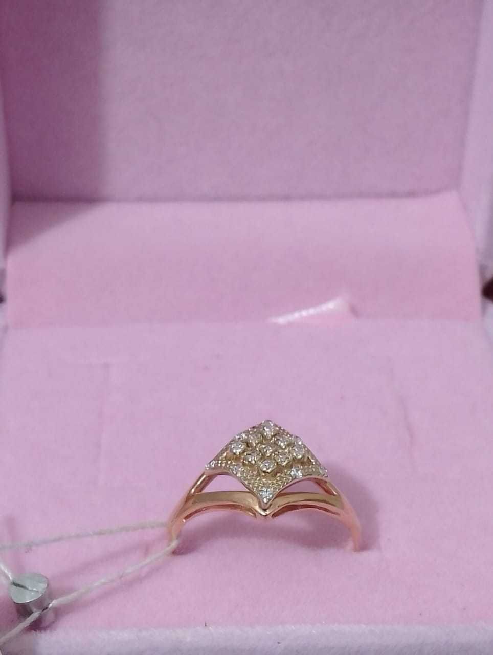 Обалденное золотое кольцо с фианитами на подарок!!!