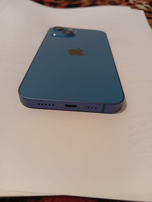 Продам айфон 13 на 256гб