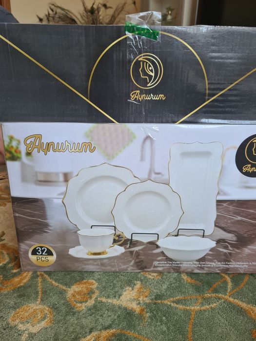 Столовый сервиз новый на 6 персон.