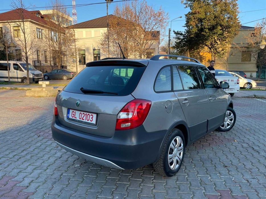 Inchiriez auto skoda fabia 2012,pretabila și pentru glovo, bolt,  uber