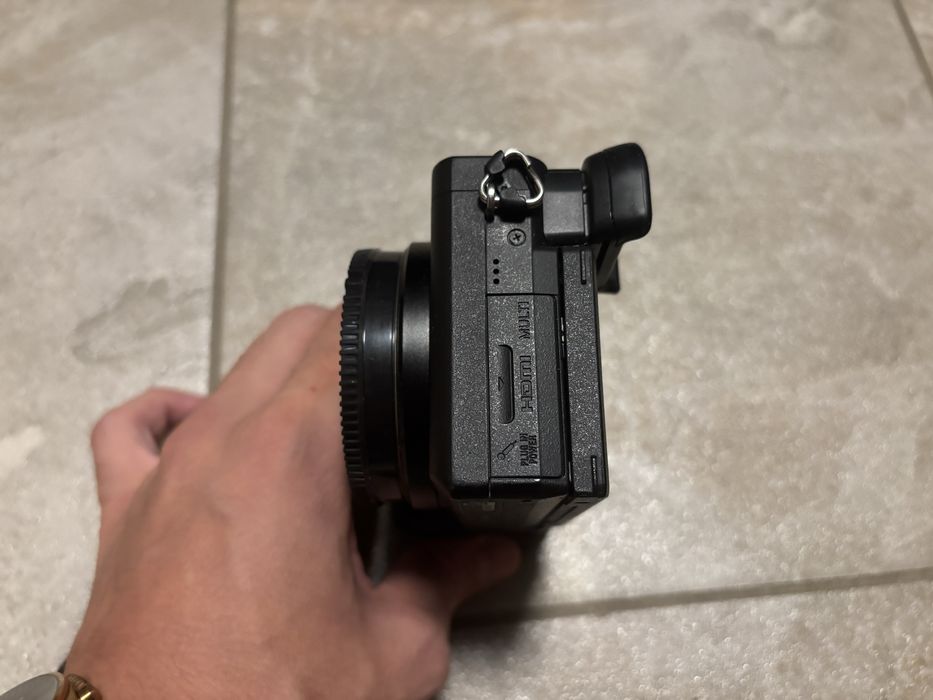 Sony A6400 cu 7404 cadre Body