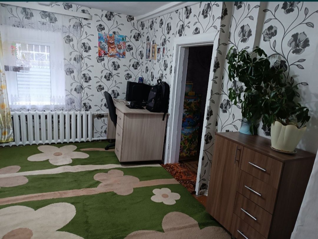 Продам дом в центре,5 минут от рынка.