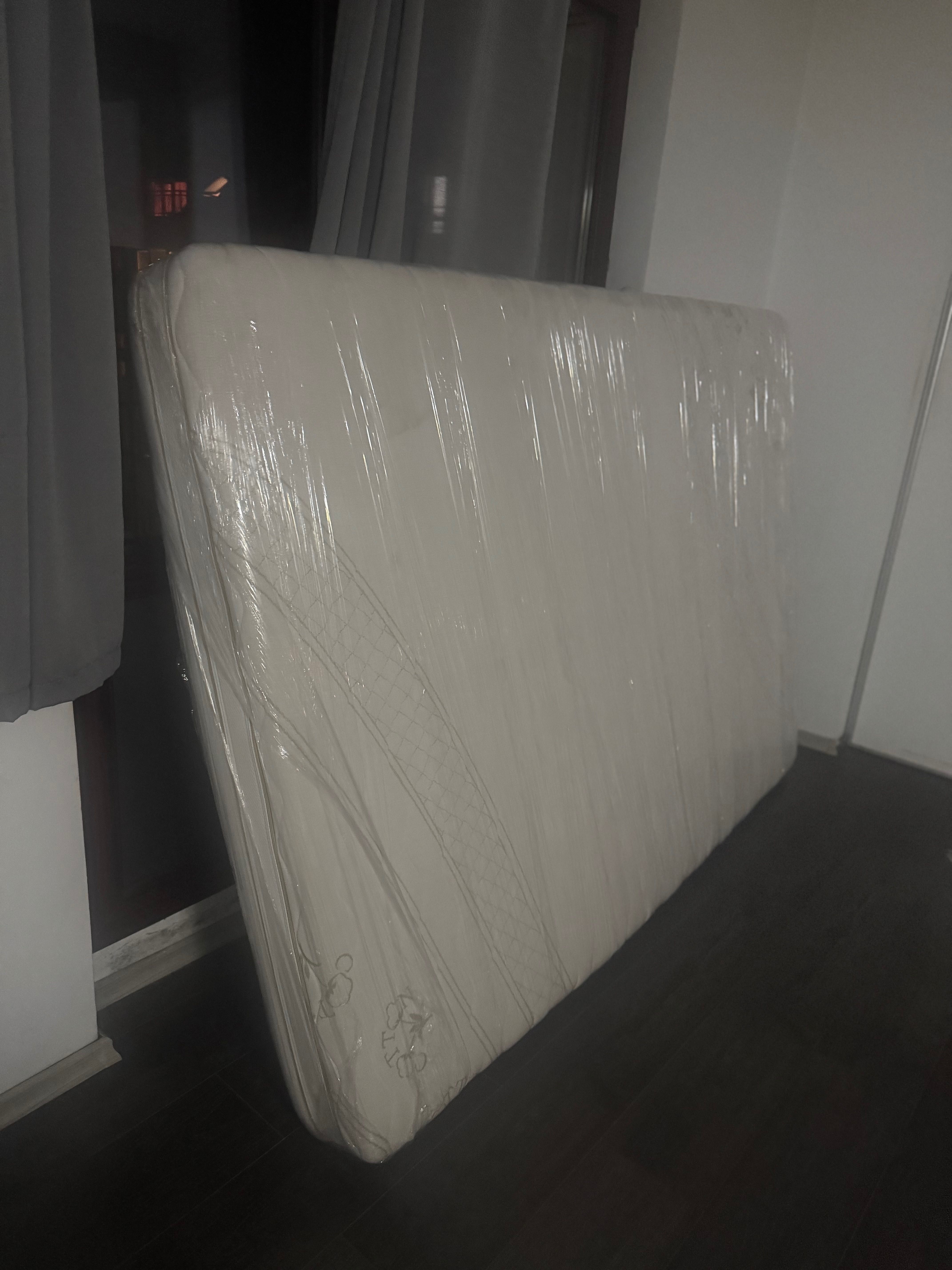 Продавам двулицев матрак с мемори пяна 144/200 см. - като нов!