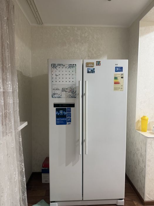 Холодильник продаю самсунг