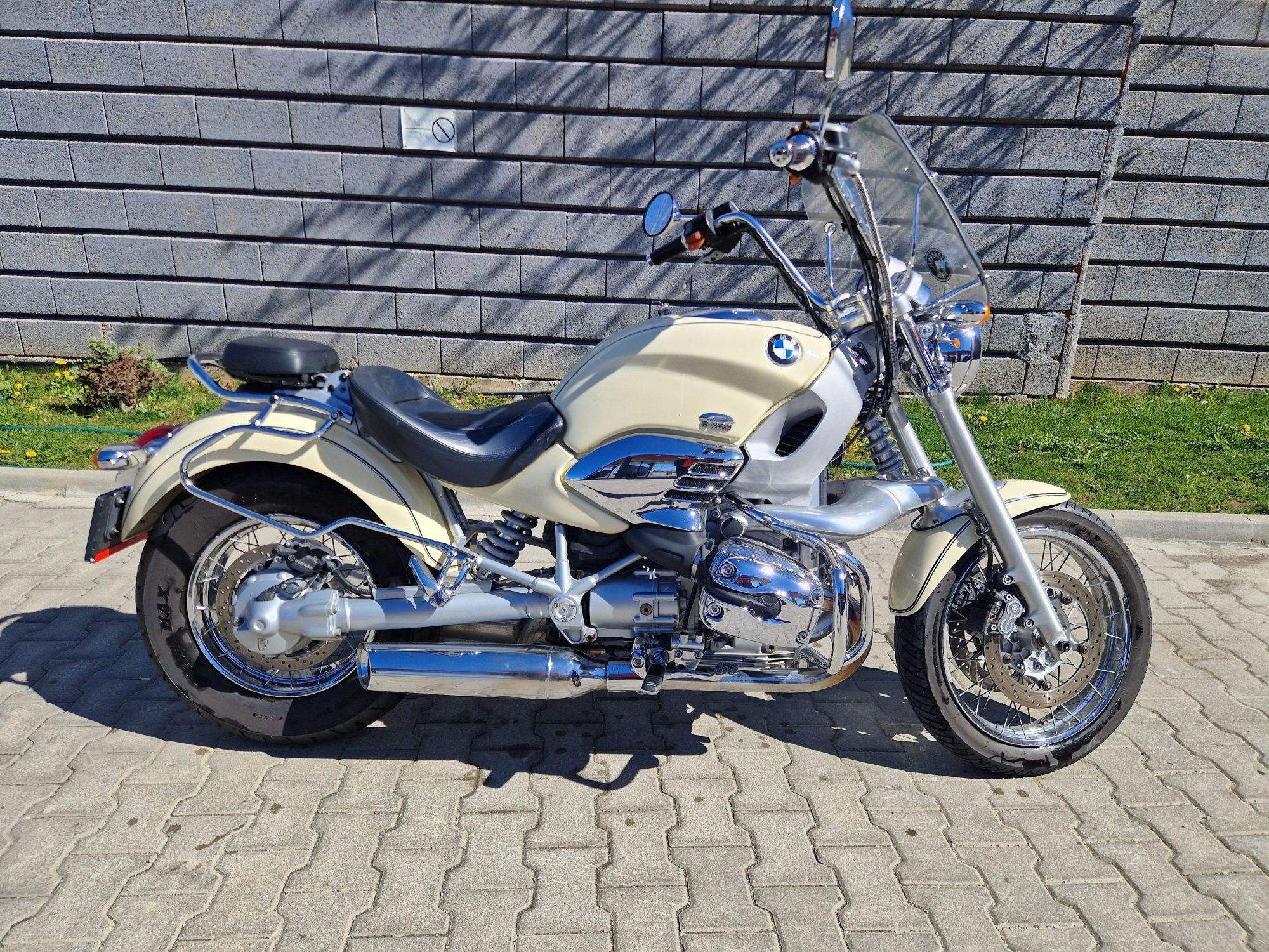 Motocicleta de colectie BMW R 1200C Classic