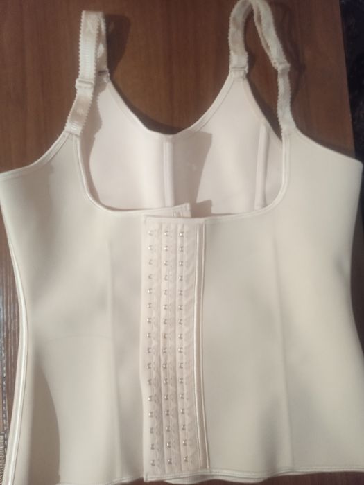 Утягивающии корсет