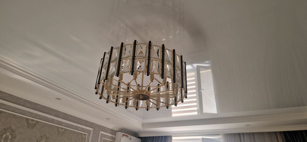 Люстра.          .