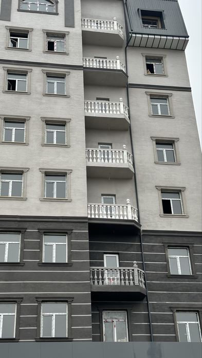 2 xonali kvartira sotiladi