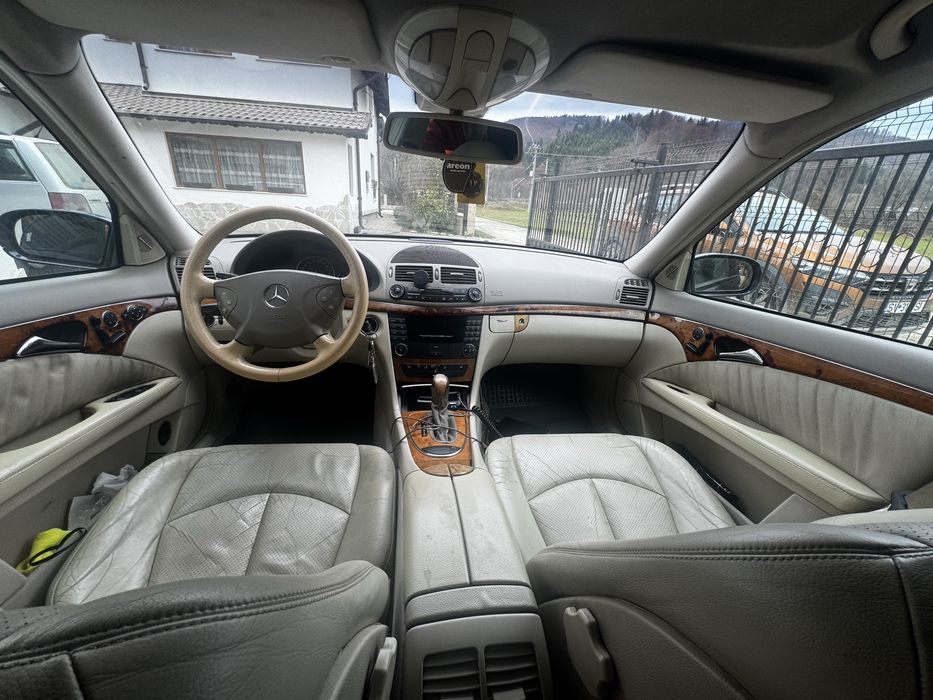 Mercedes w211 E Class