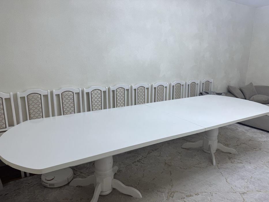 Продам стол  для гостиной