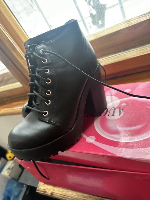 Ботинки на каблуке