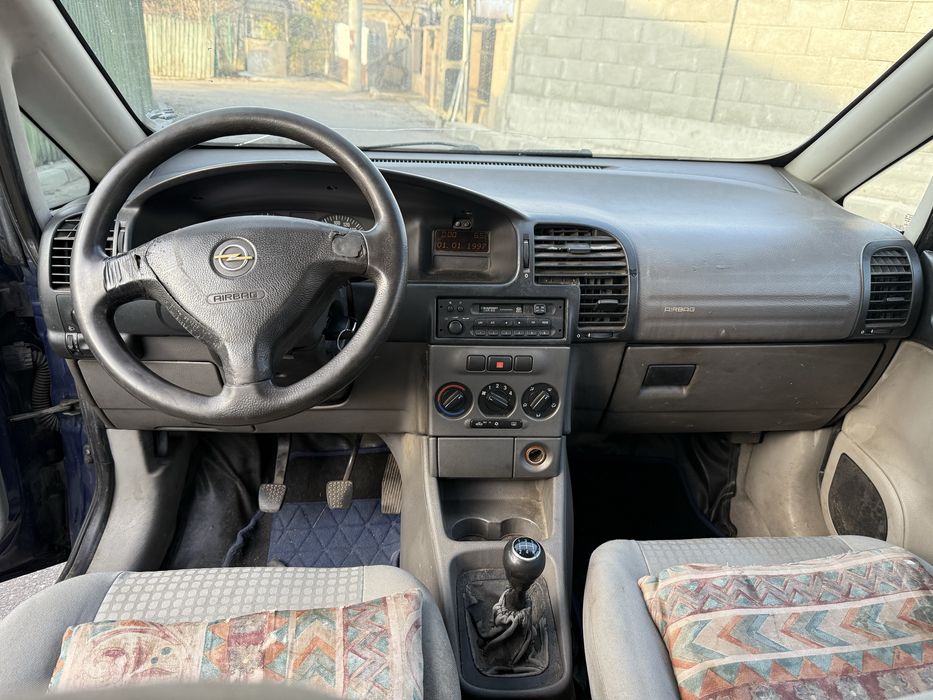 Opel Zafira A 2004