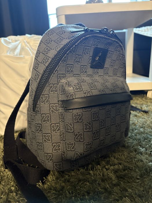 Чисто Нови дамски чанти