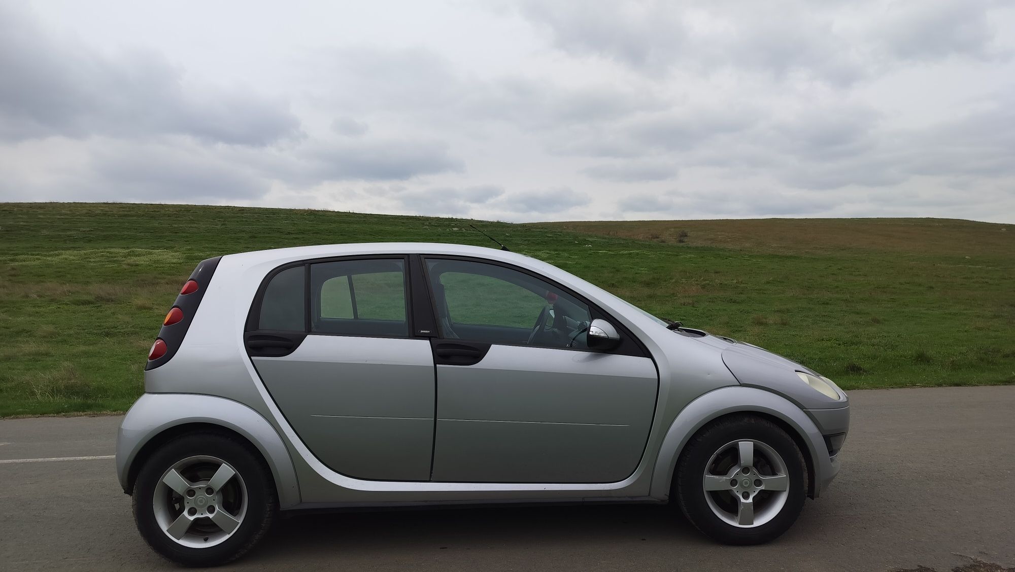 Vând Smart Forfour 1.1 ,an 2005