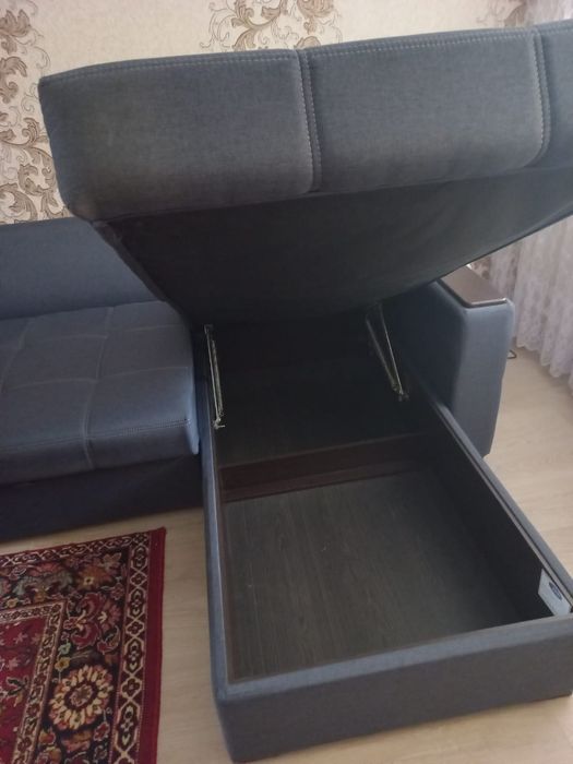Продам диван , темно-синий, идеальное состояние