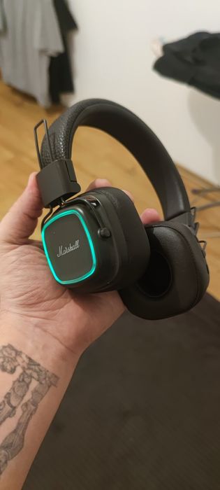 Продаю наушники Marshall(не ориг)
