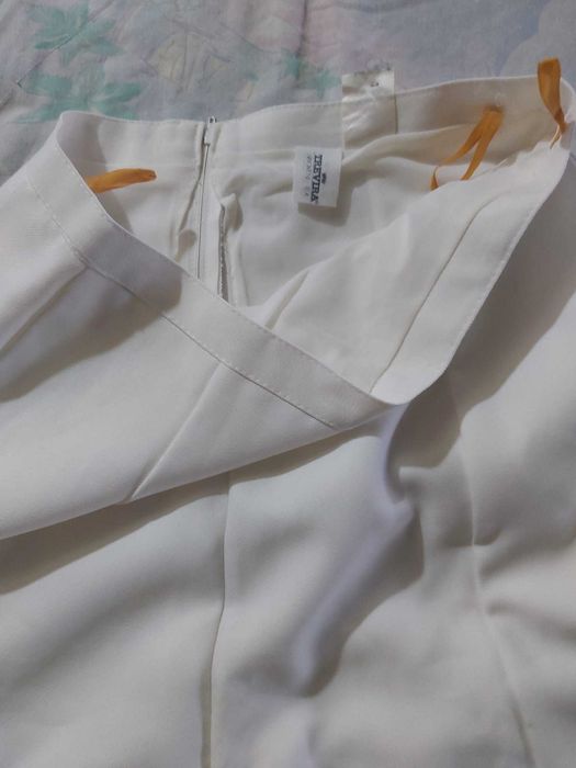 Vand fusta alba lunga