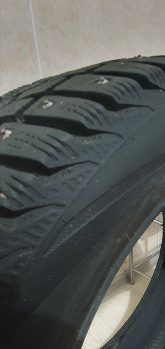 Продам зимние шины фирмы Viatti, размер 205/55 R16 все шипы на месте.