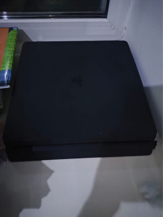 Sony playstation 4 slim